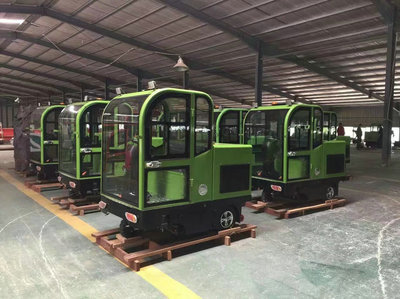 柳州封閉式掃地車 物業(yè)與工廠高效清掃的理想之選